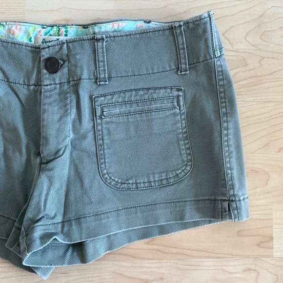 American Eagle Low Rise Shorts - Picture 4 of 8